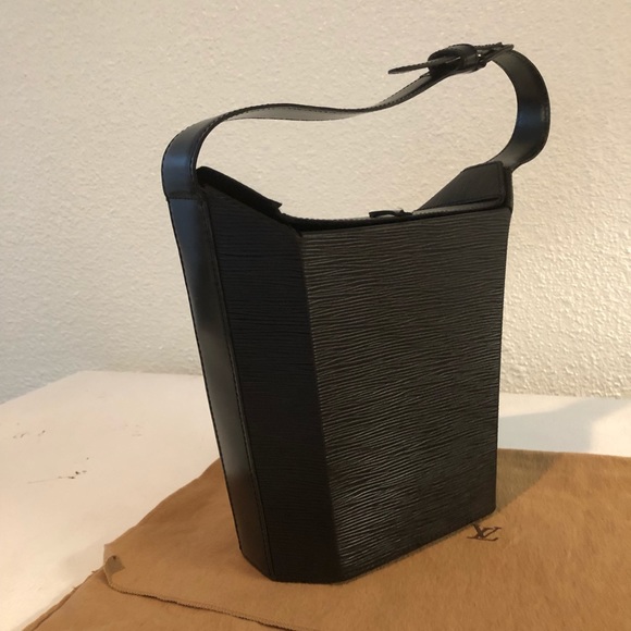 My Authentic Louis Vuitton Epi Leather Sac Seau black bag - Picture 1 of 8